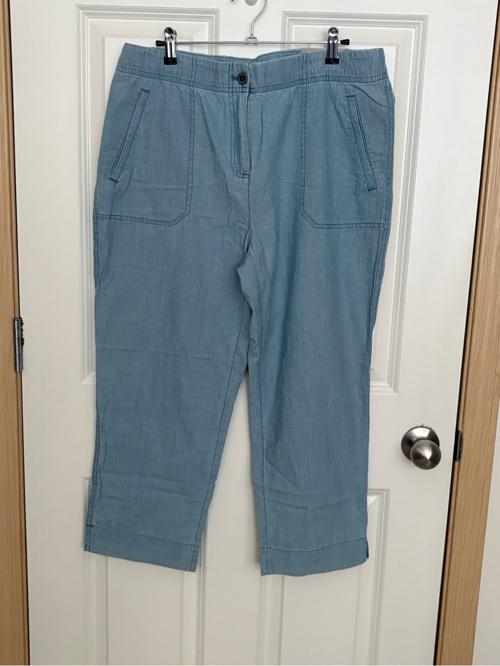 Chico's Light Blue Cropped Ankle Jeans with Front Patch Pockets